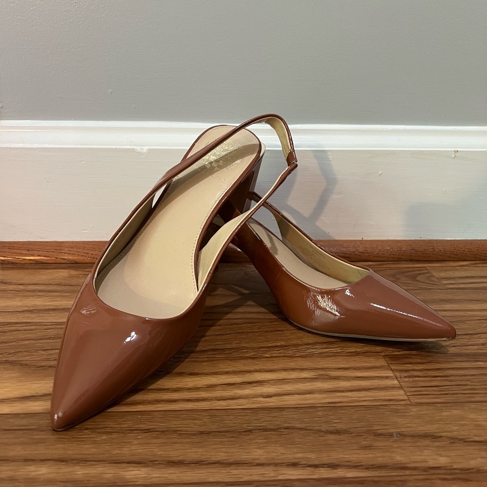 Vince Camuto caramel colored slingback pumps